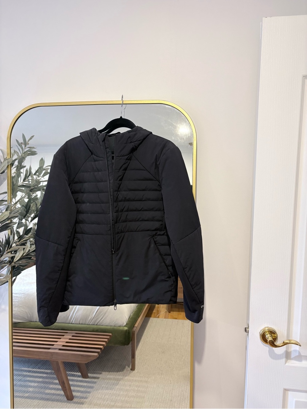 lululemon athletica Men's Black Hooded Puffer Jacket